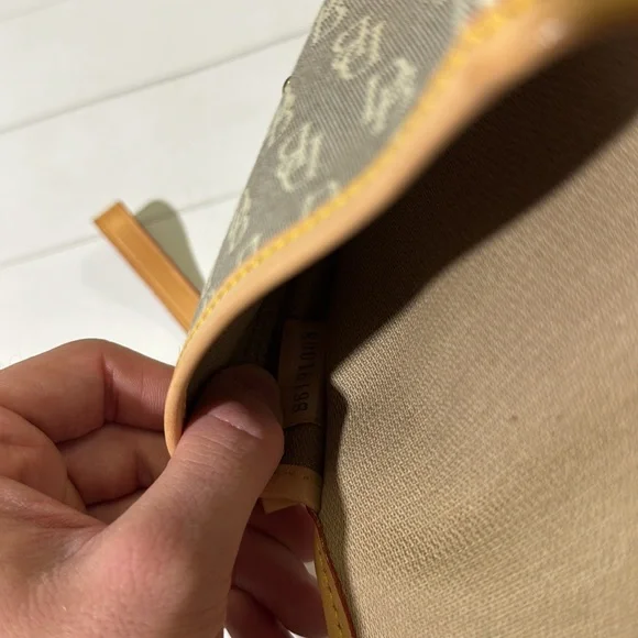 Dooney & Bourke classic Monogram canvas small wristlet wallet bag EUC - Picture 7 of 10